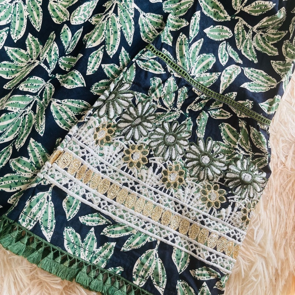 Size small - Picture 2 of 2